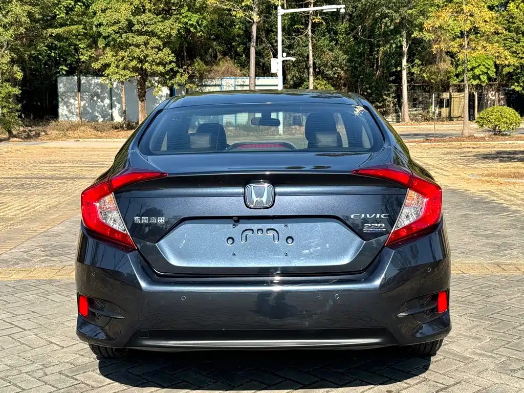 Honda Civic — фото 11