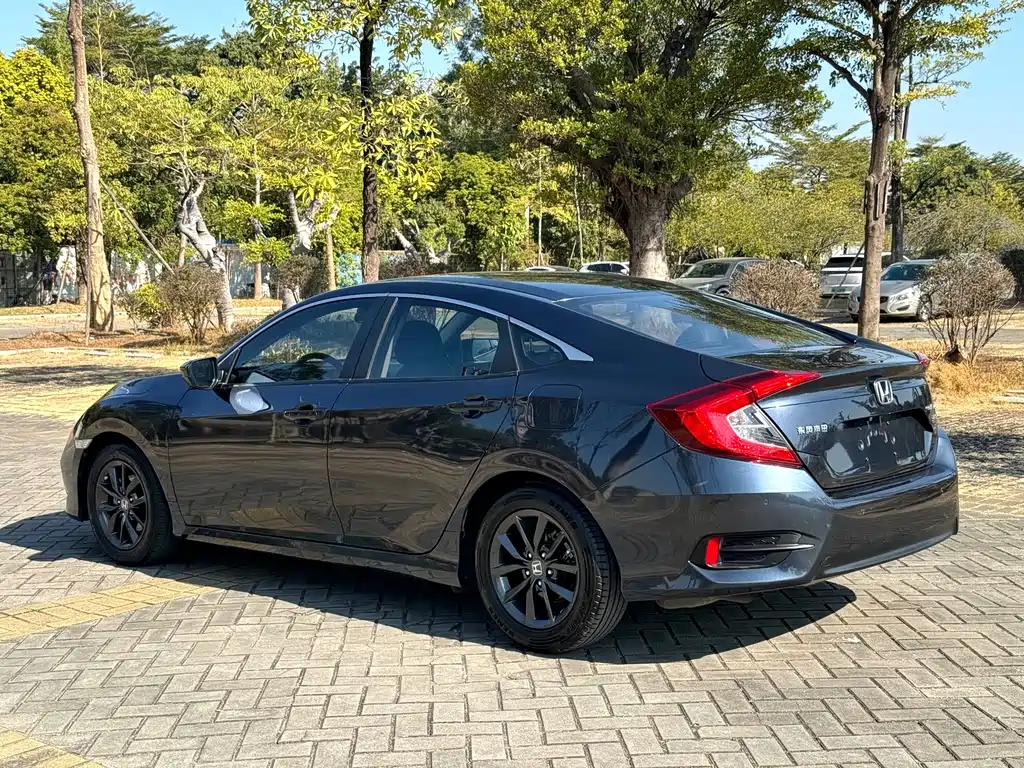 Honda Civic — фото 13