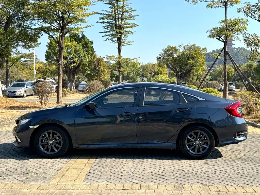 Honda Civic — фото 15