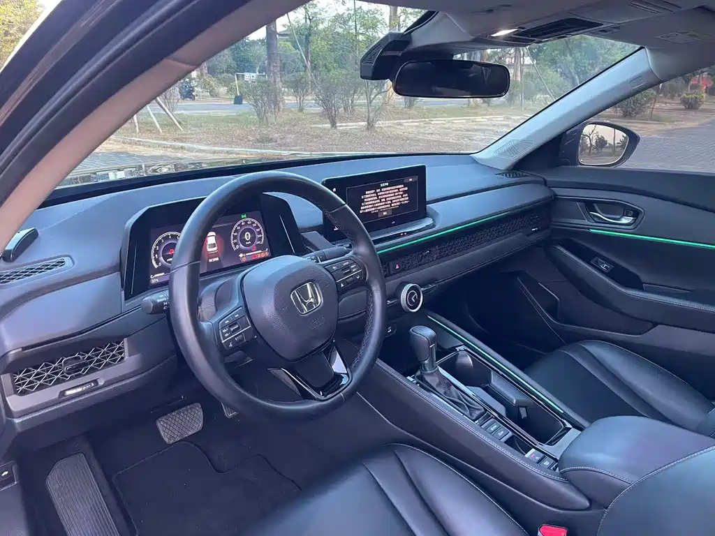 Honda Accord — фото 15