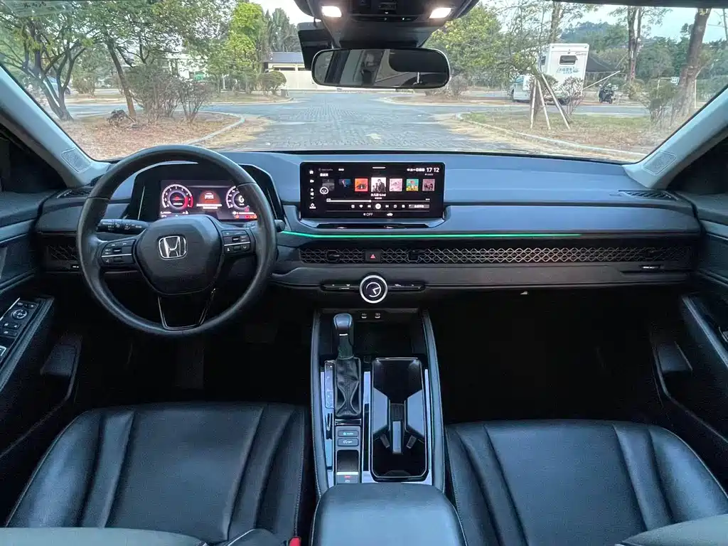 Honda Accord — фото 28