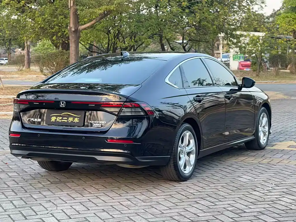 Honda Accord — фото 5