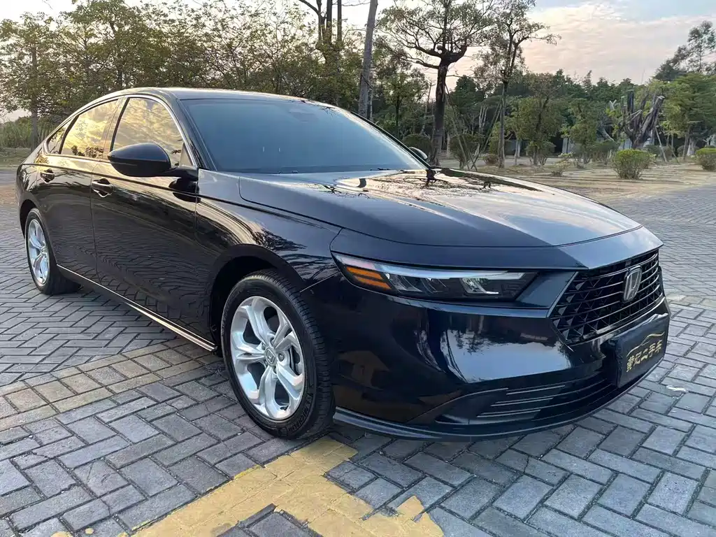 Honda Accord — фото 10