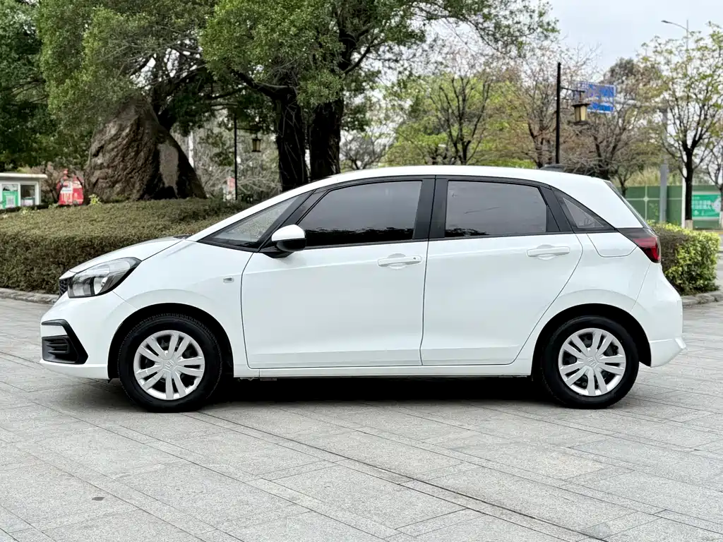Honda Fit — фото 4