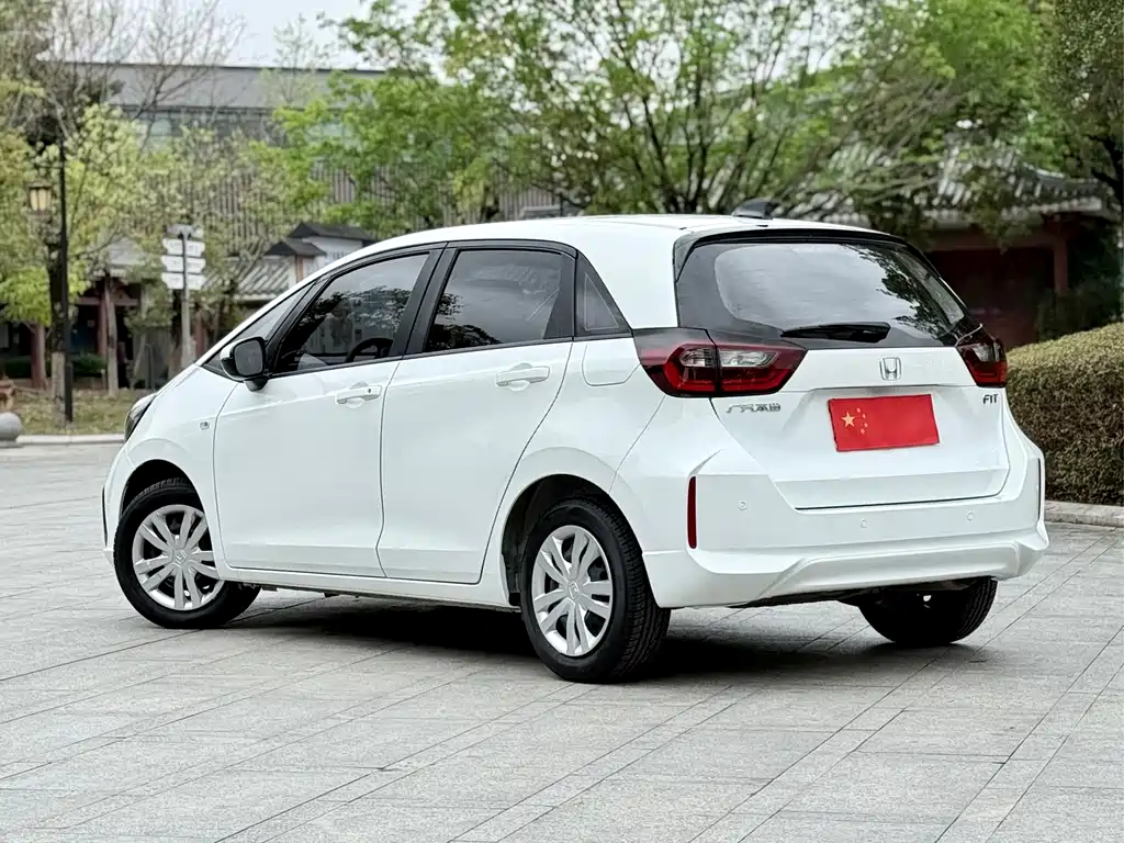 Honda Fit — фото 7