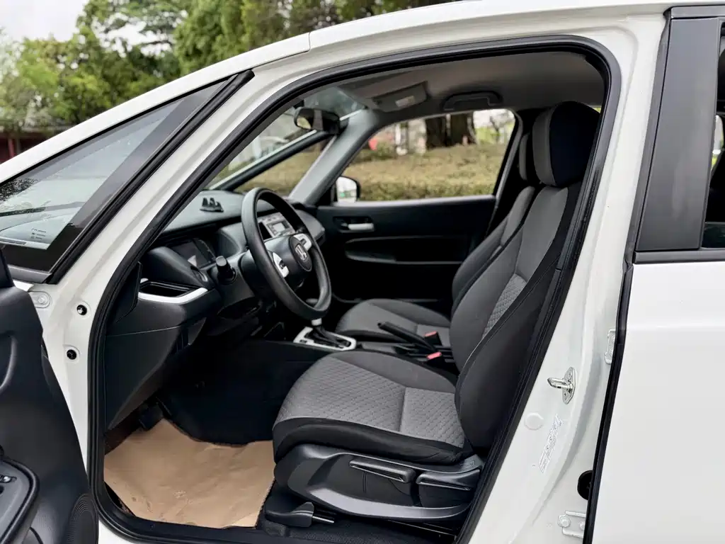 Honda Fit — фото 9