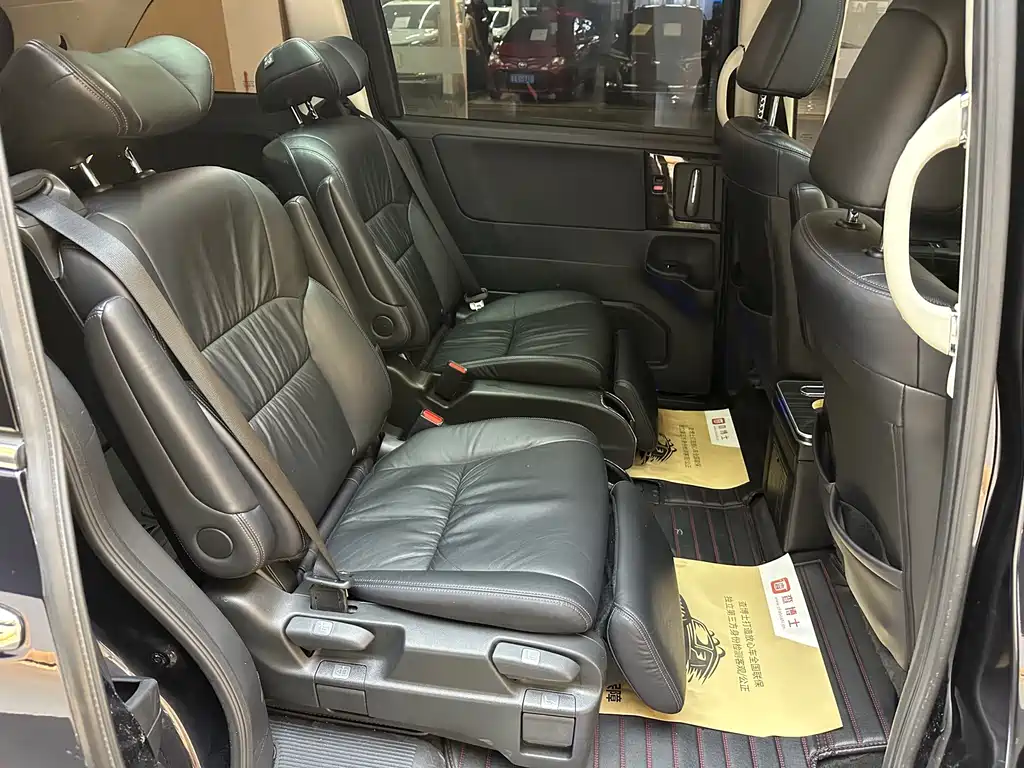 Honda Odyssey — фото 11