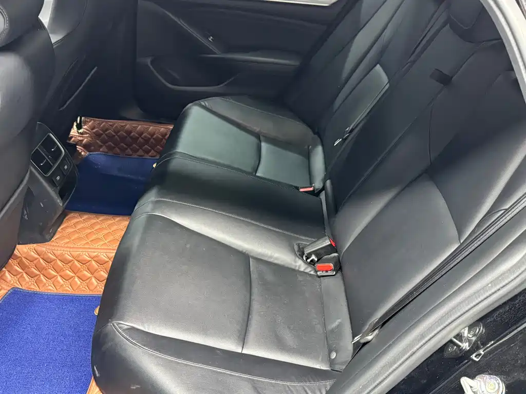 Honda Accord — фото 6