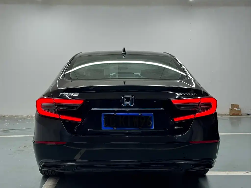 Honda Accord — фото 8