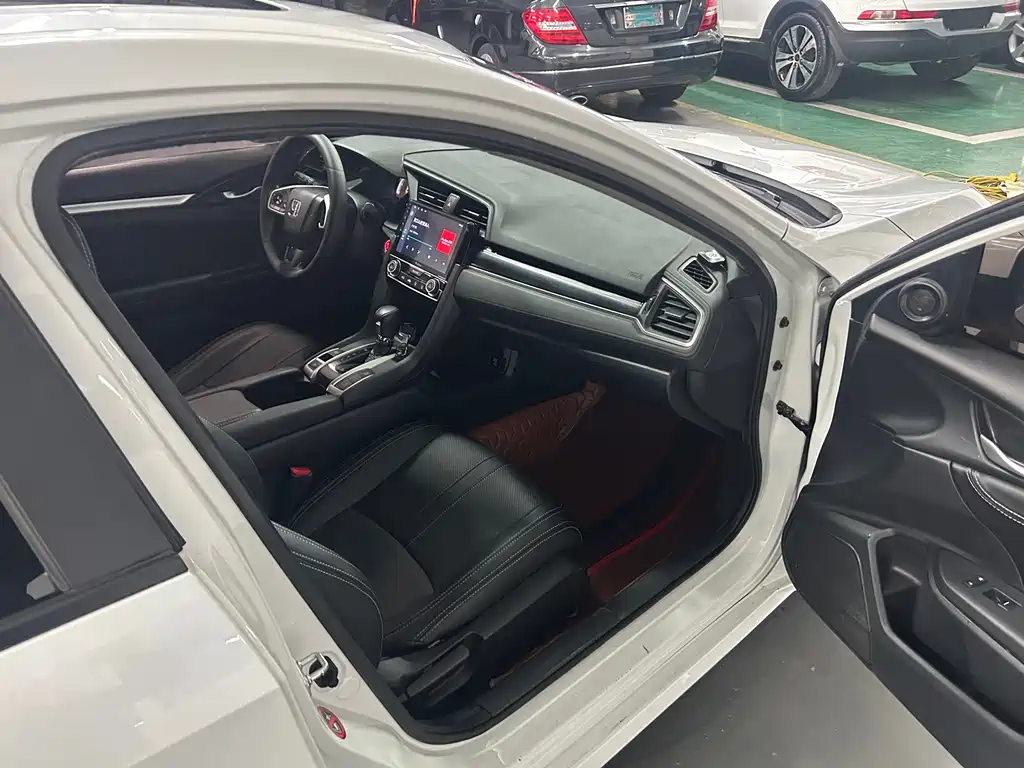 Honda Civic — фото 14