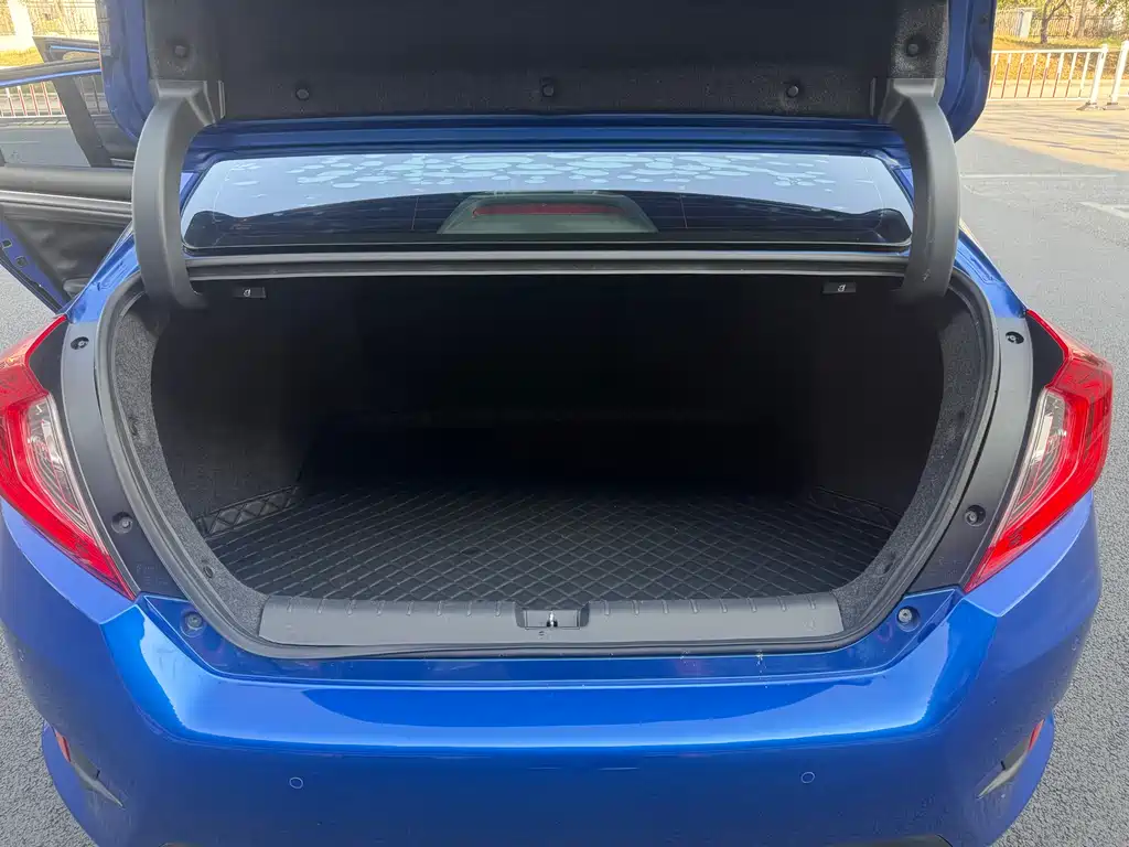 Honda Civic — фото 7