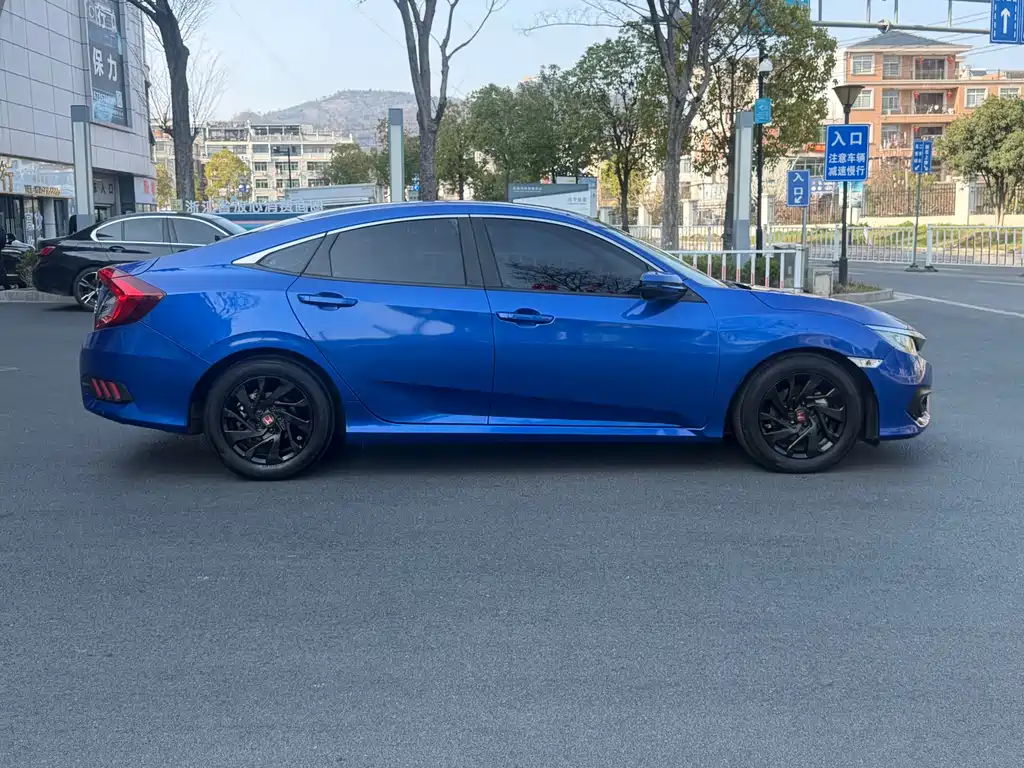 Honda Civic — фото 9