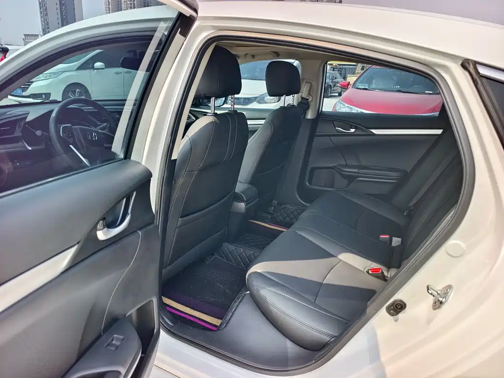 Honda Civic — фото 11