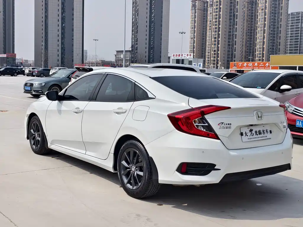 Honda Civic — фото 6