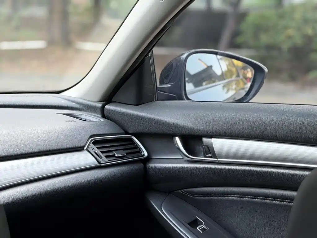 Honda Accord — фото 14