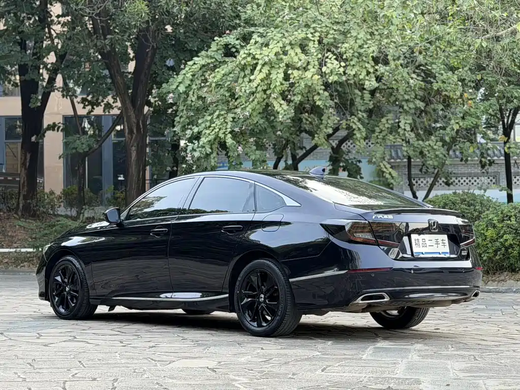 Honda Accord — фото 18