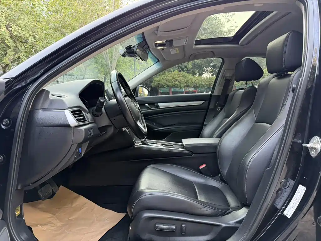 Honda Accord — фото 6