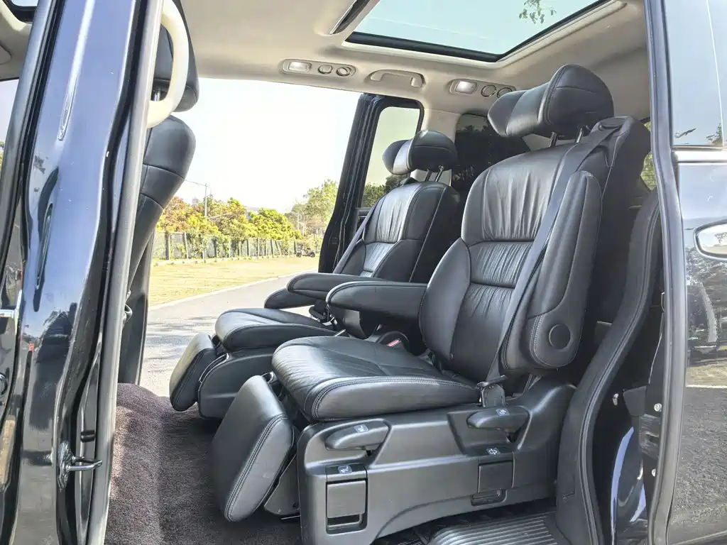 Honda Odyssey — фото 11