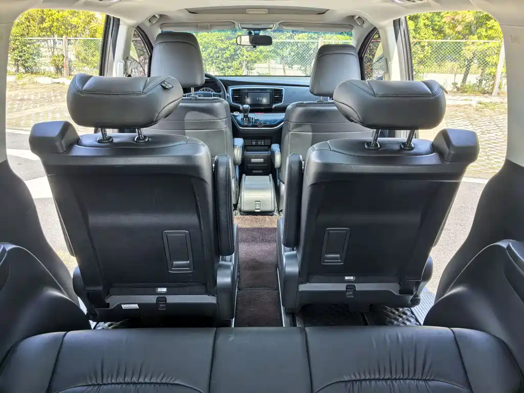 Honda Odyssey — фото 15