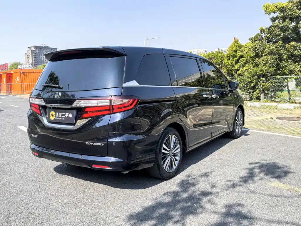 Honda Odyssey — фото 7