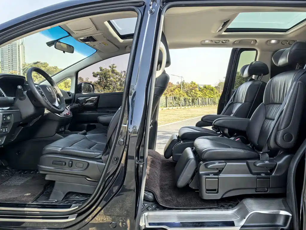 Honda Odyssey — фото 10