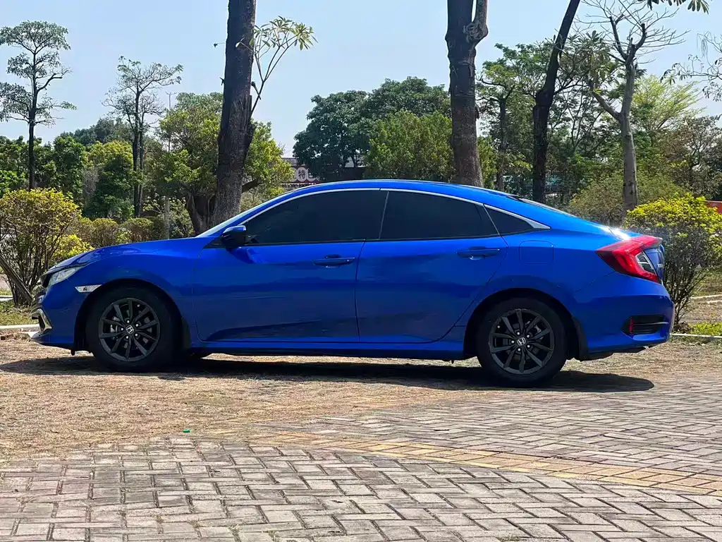 Honda Civic — фото 14