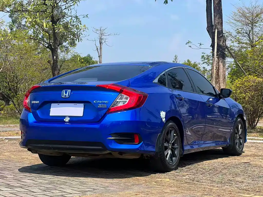 Honda Civic — фото 15