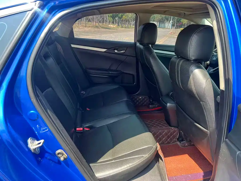 Honda Civic — фото 8