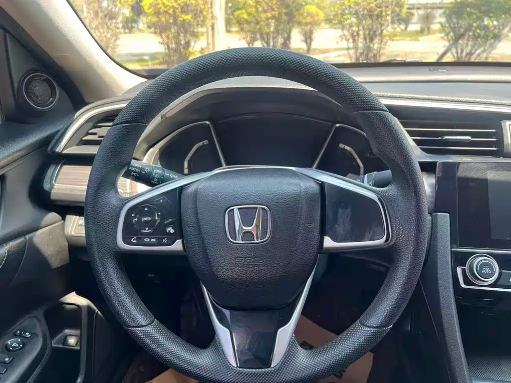 Honda Civic — фото 9