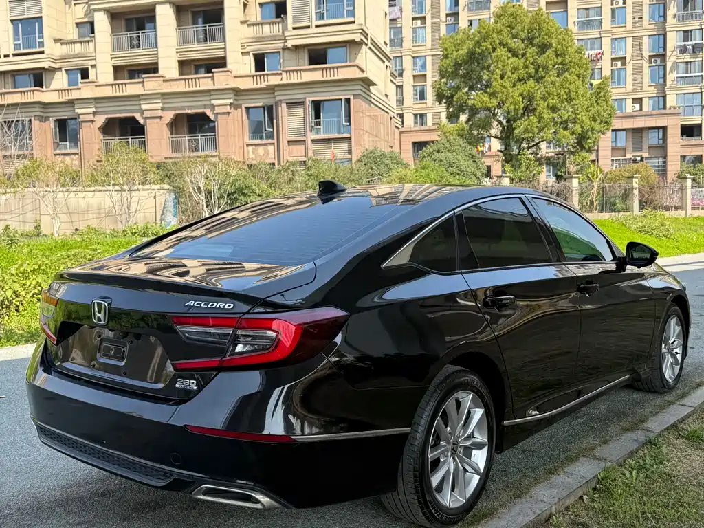 Honda Accord — фото 3