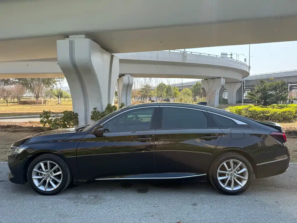 Honda Accord — фото 6