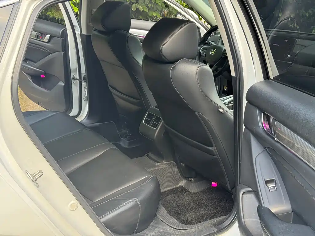 Honda Accord — фото 13