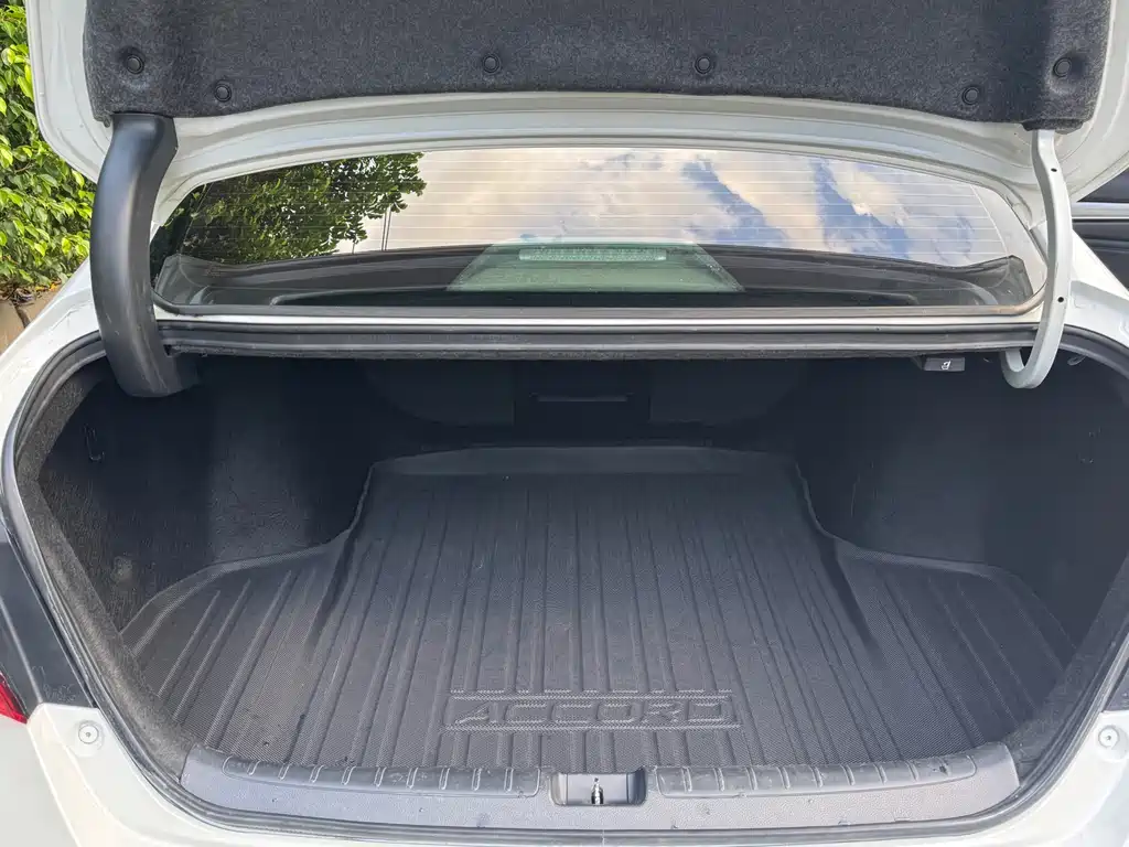 Honda Accord — фото 14