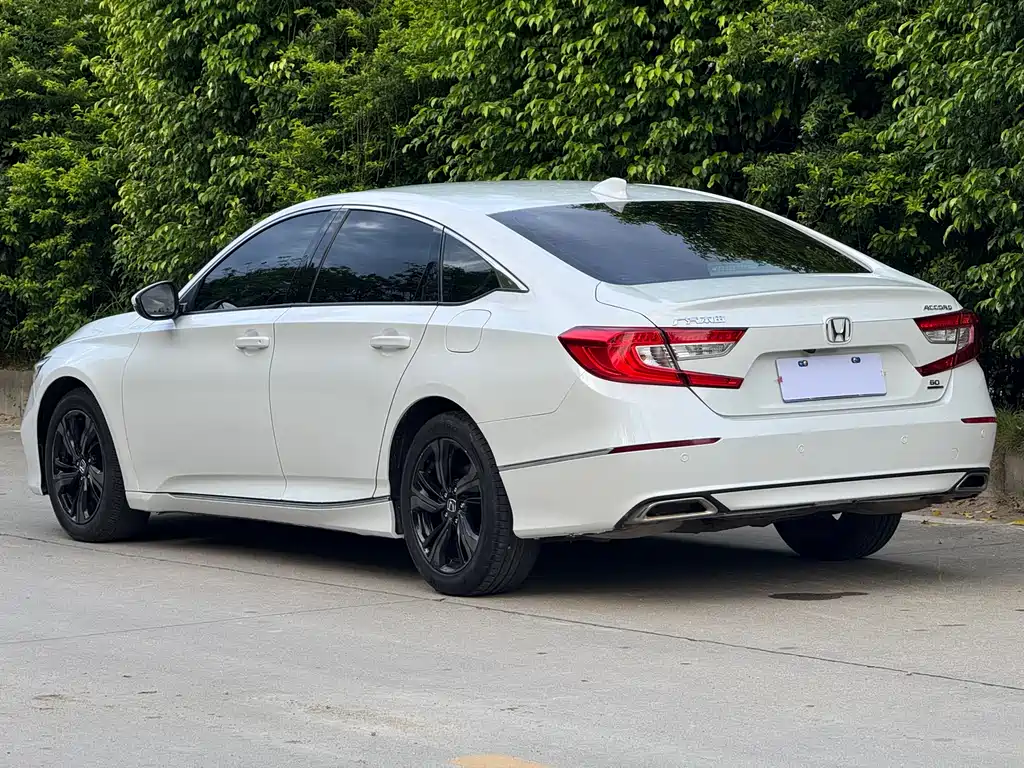 Honda Accord — фото 4