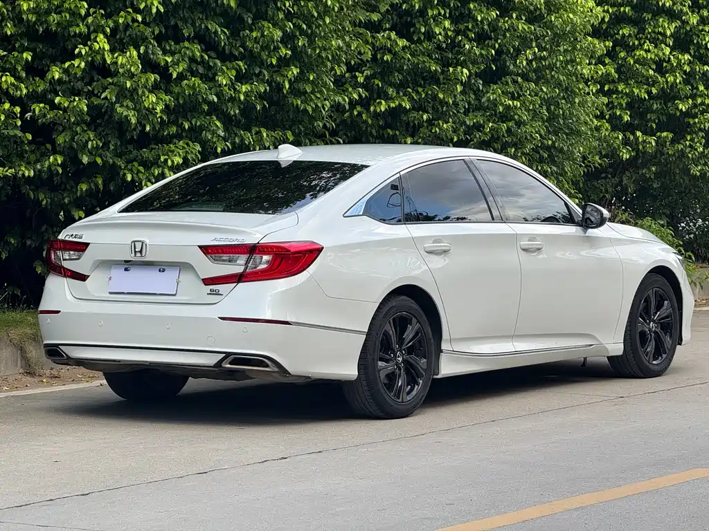 Honda Accord — фото 6