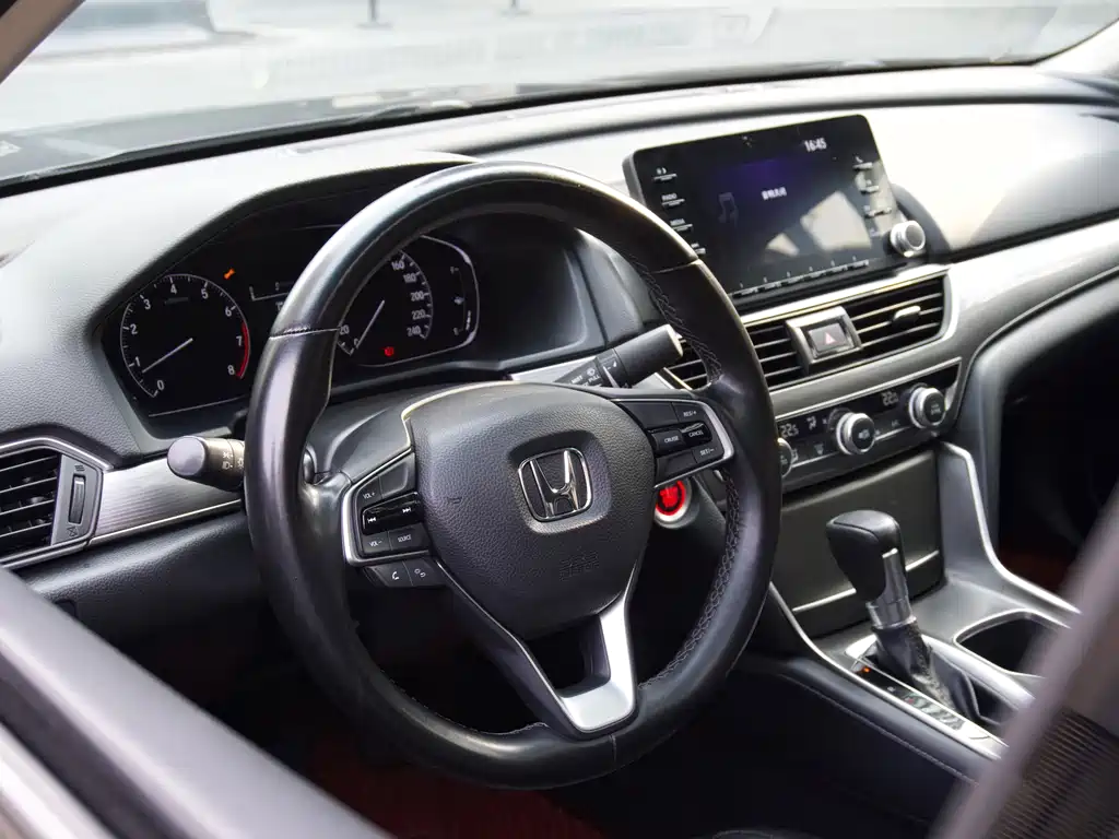 Honda Accord — фото 13