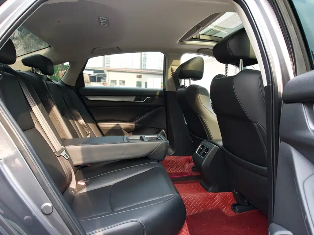 Honda Accord — фото 14