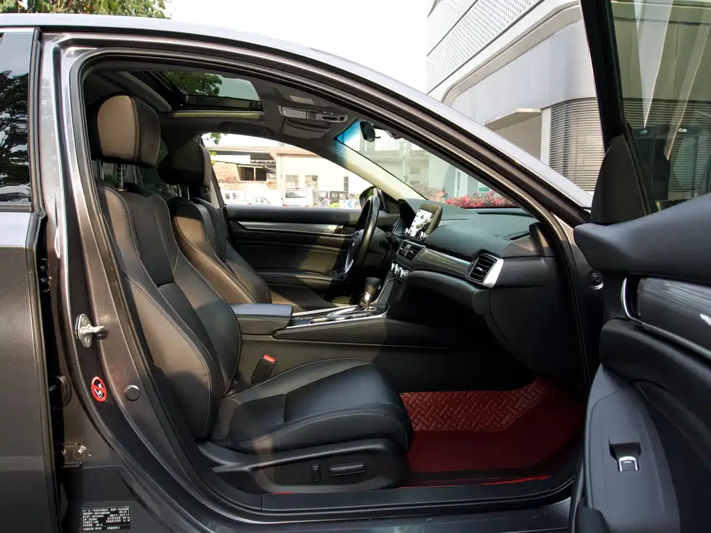 Honda Accord — фото 15