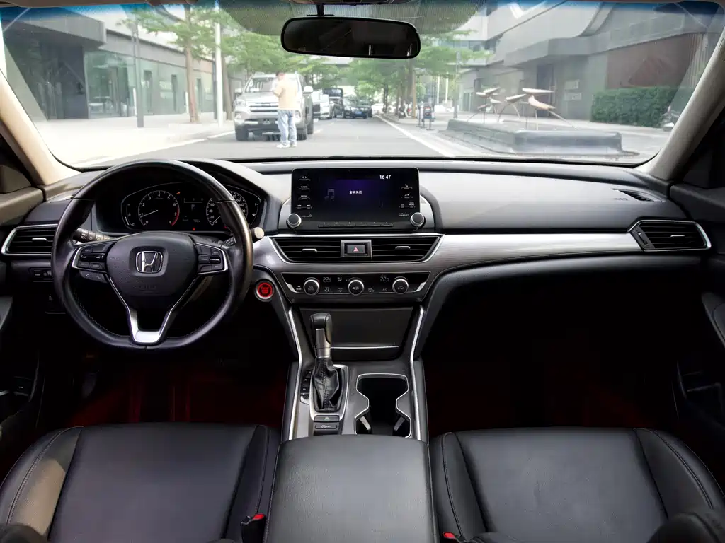 Honda Accord — фото 18