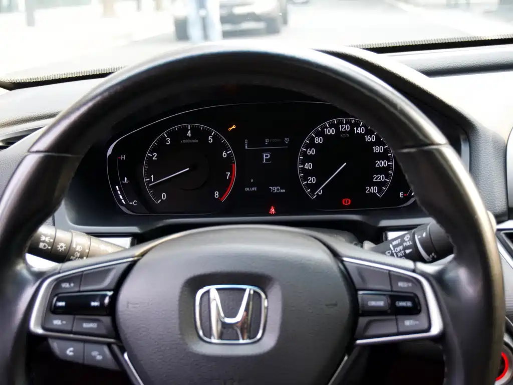 Honda Accord — фото 20