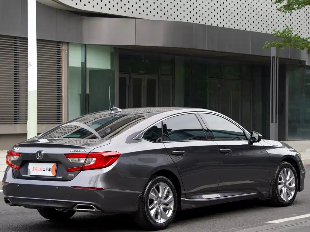 Honda Accord — фото 7