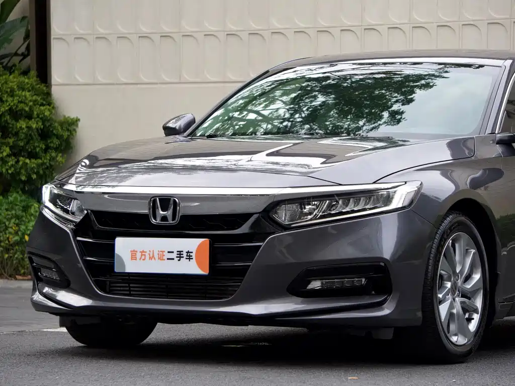 Honda Accord — фото 9