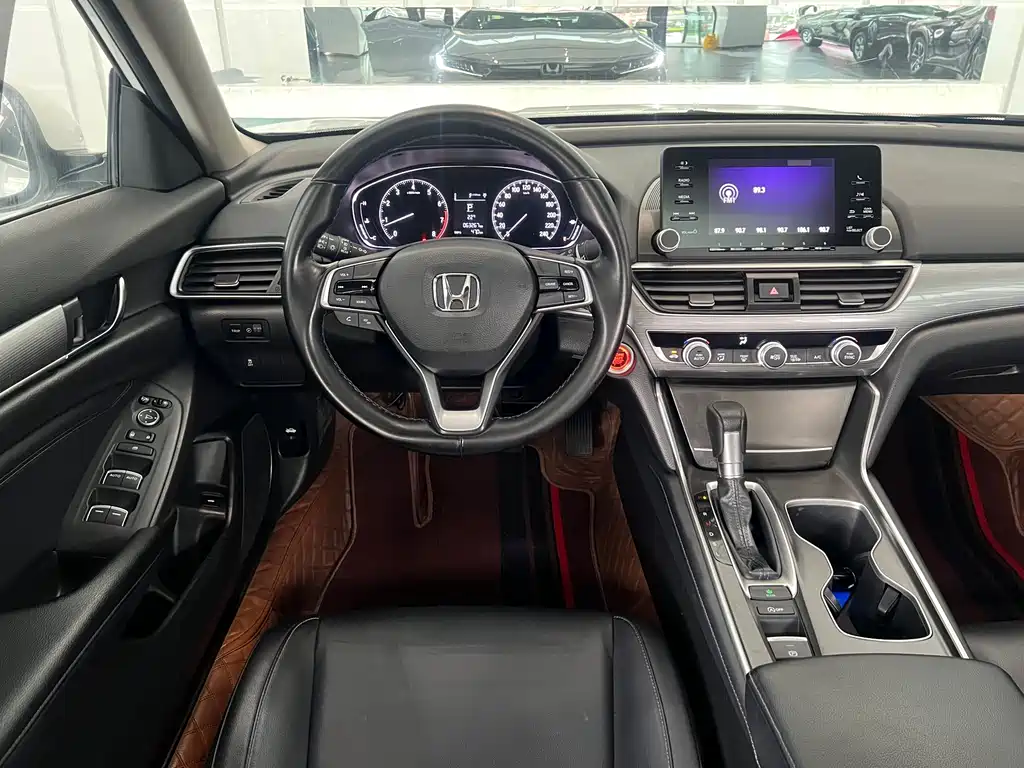 Honda Accord — фото 13