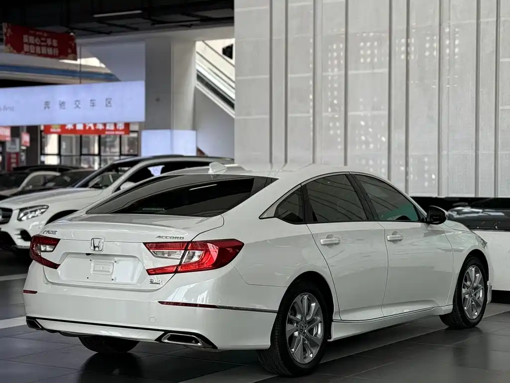 Honda Accord — фото 14