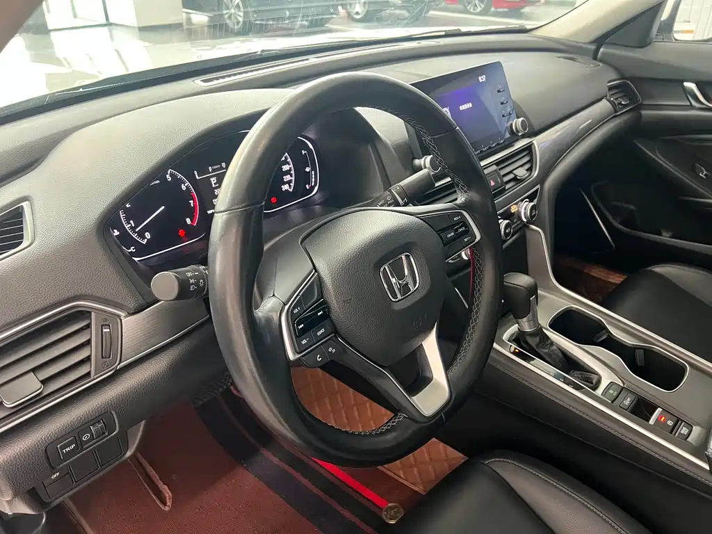Honda Accord — фото 9