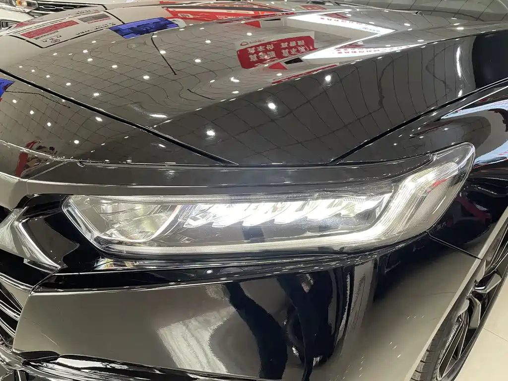 Honda Accord — фото 11