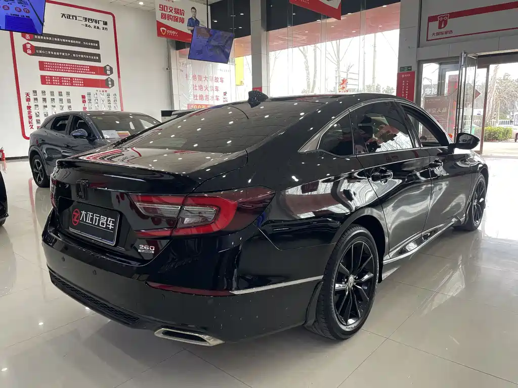 Honda Accord — фото 5