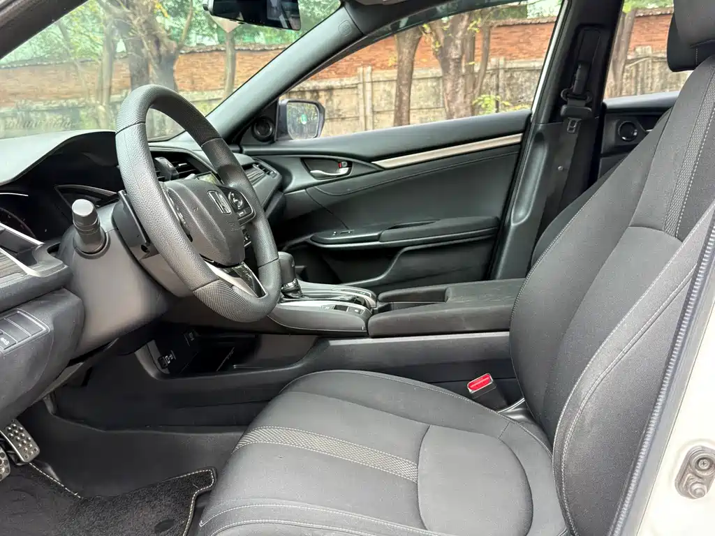 Honda Civic — фото 7