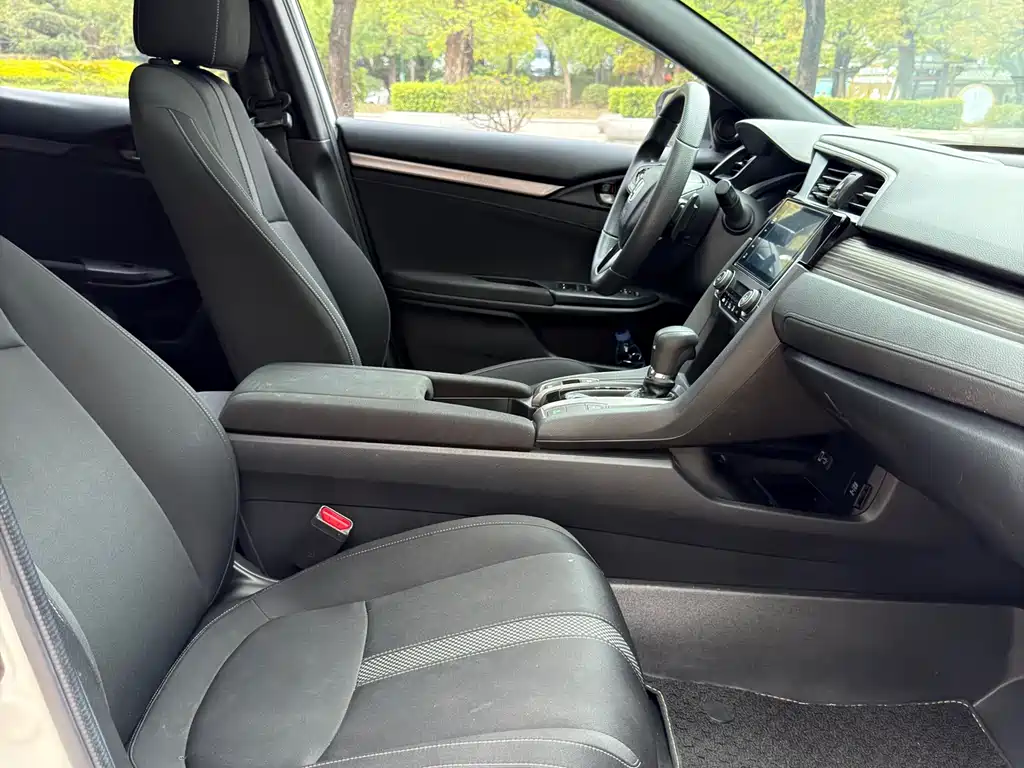 Honda Civic — фото 8