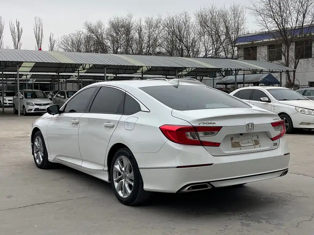 Honda Accord — фото 13